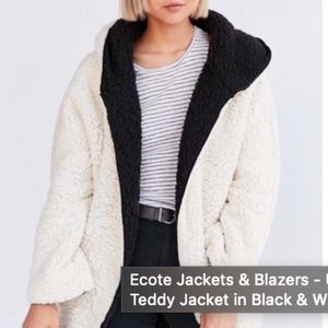 Urban outfitters fuzzy Ecote black and white jacke
